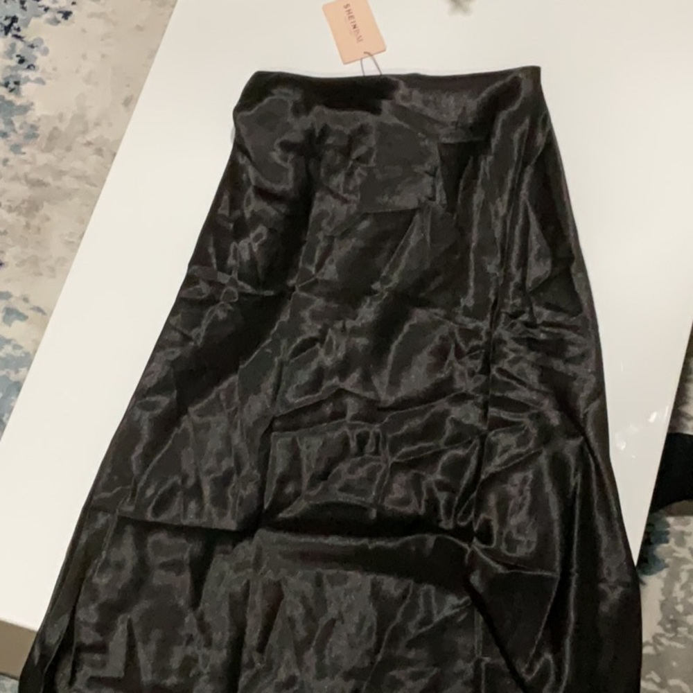 MIDI slip skirt